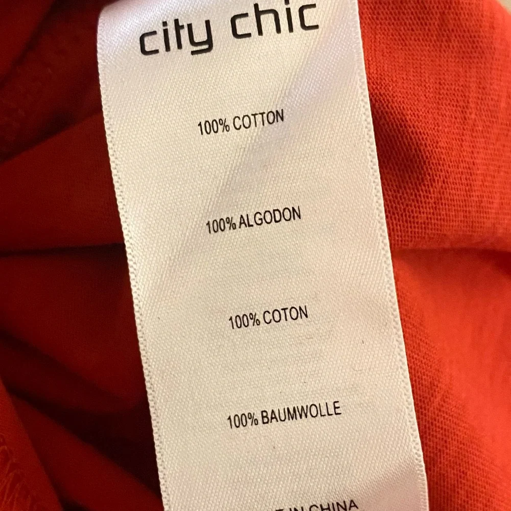 City Chic Top Leisure Frill in Chilli Red Sz 22/24 NWT - Picture 4 of 6